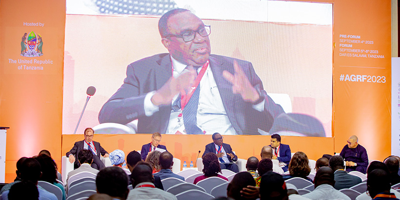 IITA Director General and CGIAR Regional Director for Continental Africa, Dr Simeon Ehui during a plenary session.