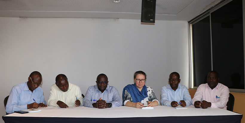 The country banana research leads signing the Mchare and Matooke Regional Target Product Profiles. (Photo: G.Ndibalema/IITA).